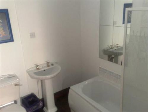 Achill Guest House Solihull Extérieur photo